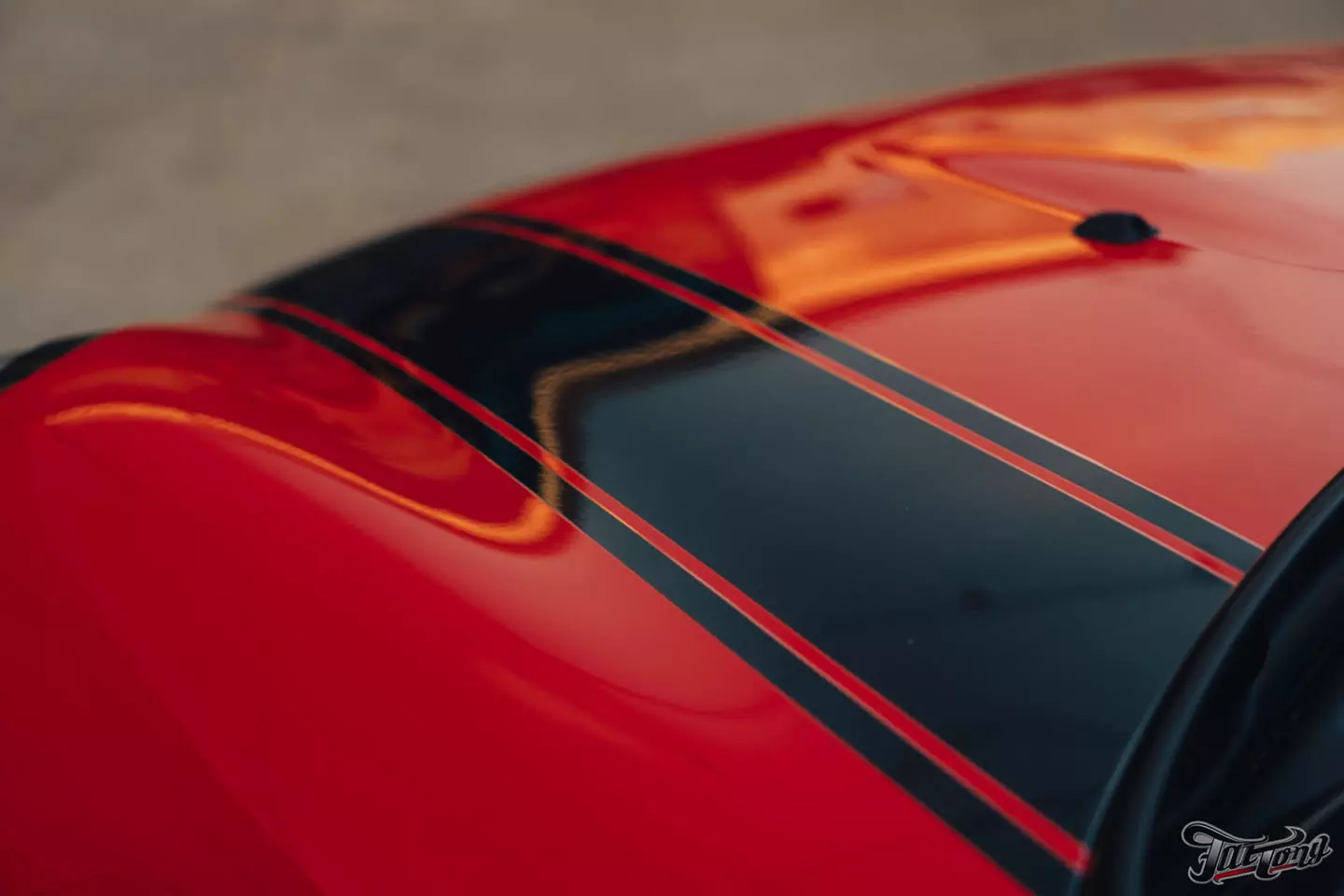 Оклейка Mini John Cooper Works глянцевым полиуретаном, наклейки на кузов, комплексная шумоизоляция, установка новых дисков, керамика дисков и суппортов